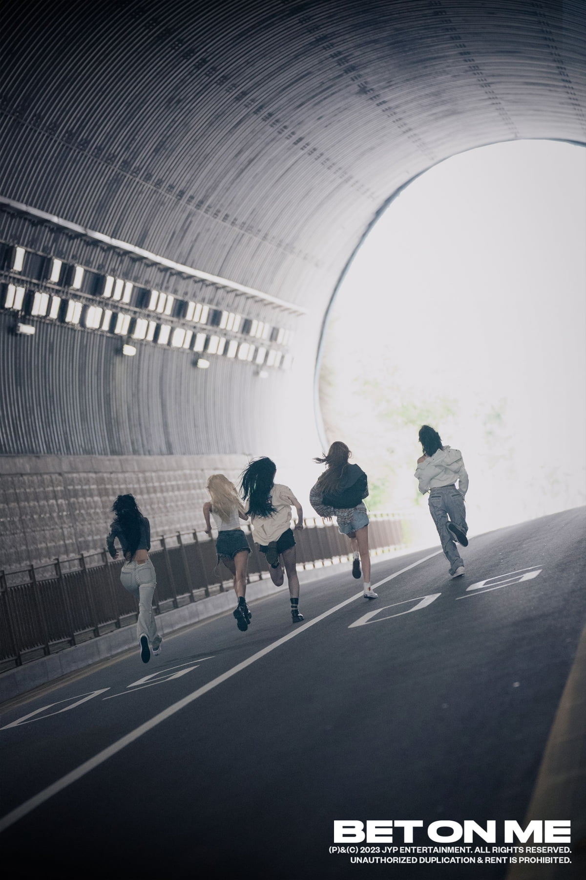 있지(ITZY), 3일 신보 수록곡 'BET ON ME' 뮤비 최초 공개