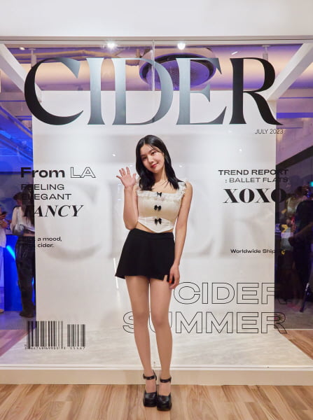 샵사이다(CIDER) 팝업스토어 오픈행사에 나타난 '대세' 권은비 