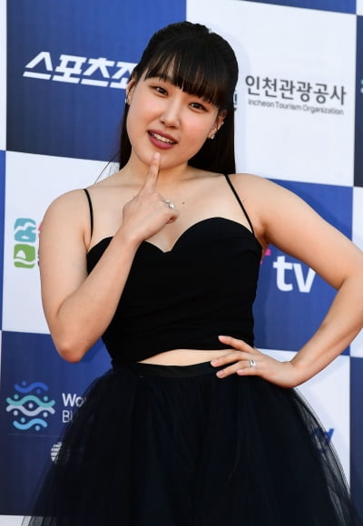 [TEN포토] 이은지 '안유진 언니 이쁘지~'