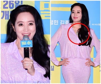 김혜수 목에 '다이아몬드' 무려 456개…1억 7000만원 휘두른 럭셔리녀