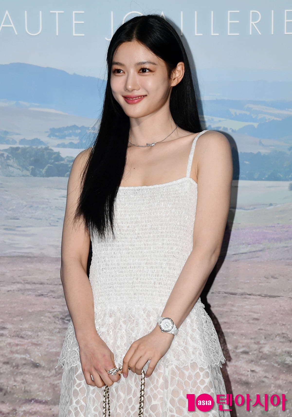 Kim Yoo-jung, innocent visual...pretty blowing a heat wave [TEN photo+]