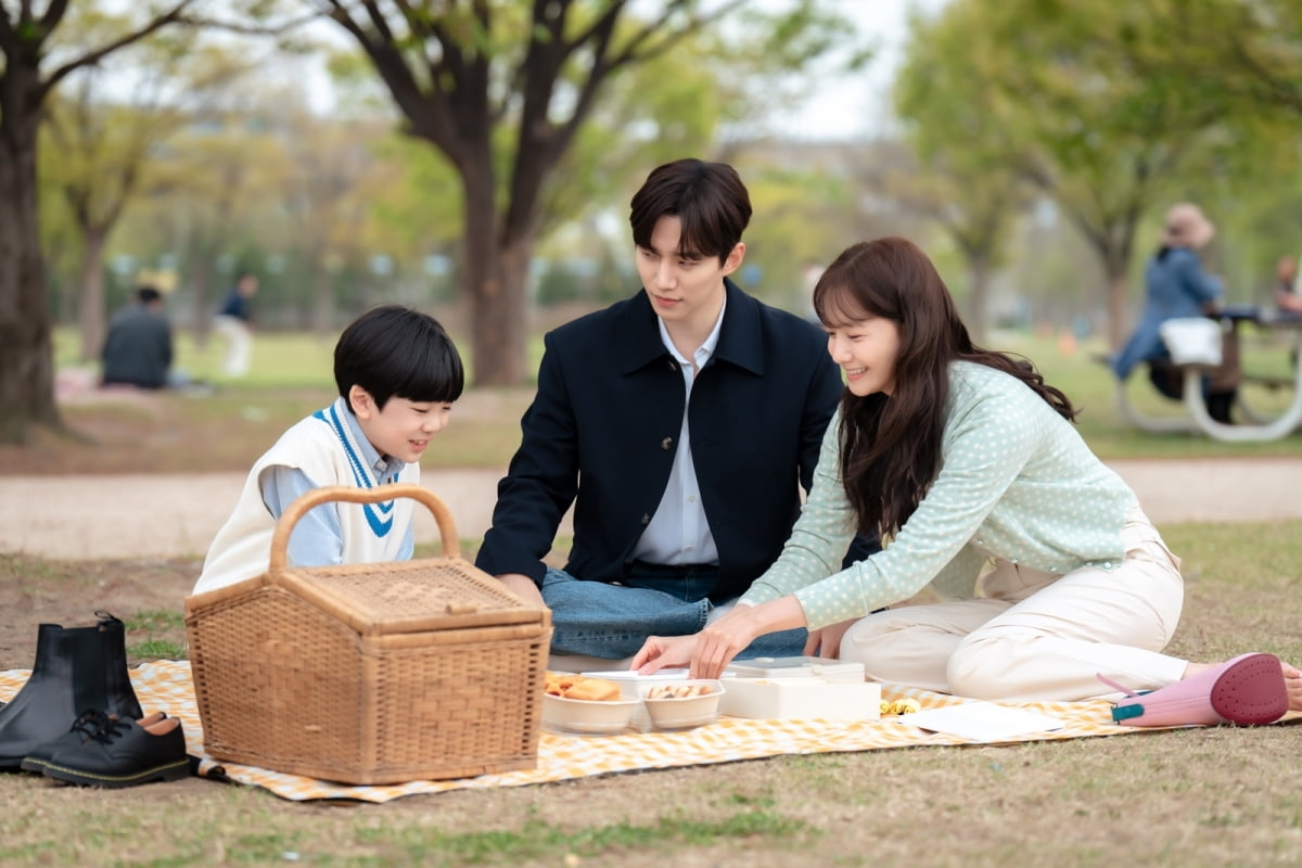 이준호♥임윤아, 결혼해서 2세 낳으면 이런 느낌일까('킹더랜드')