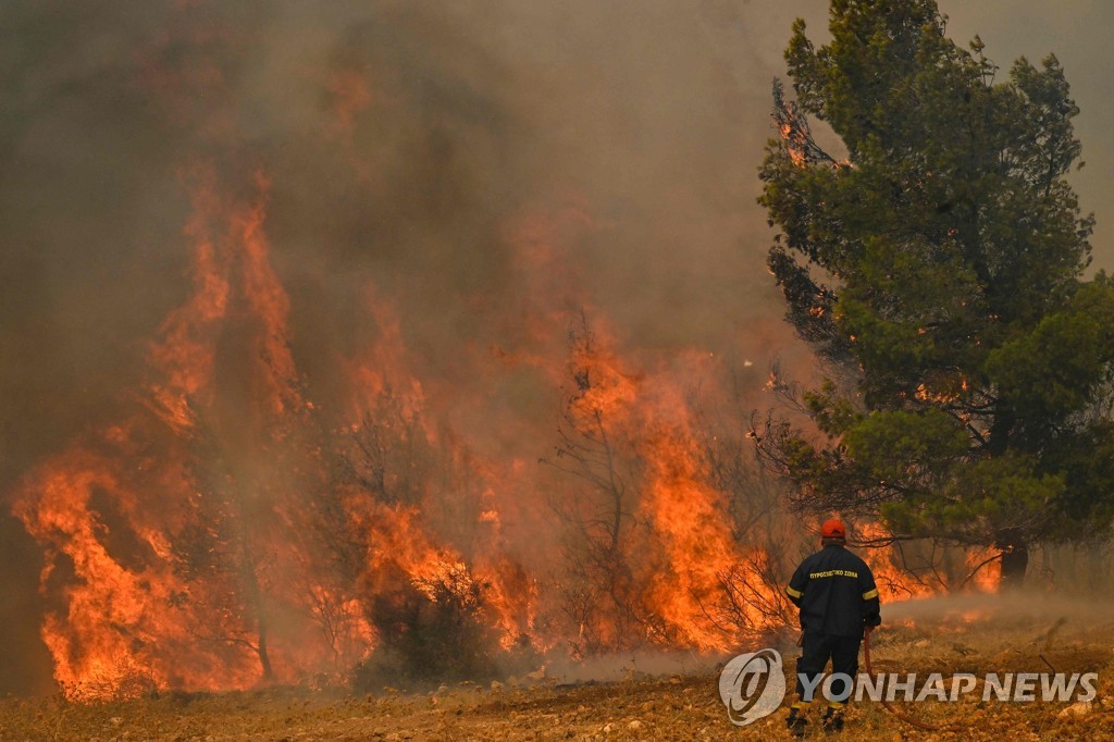 그리스 산불 사흘째…이탈리아·프랑스 지원 나서 | 한국경제 그리스 산불 사흘째…이탈리아·프랑스 지원 나서