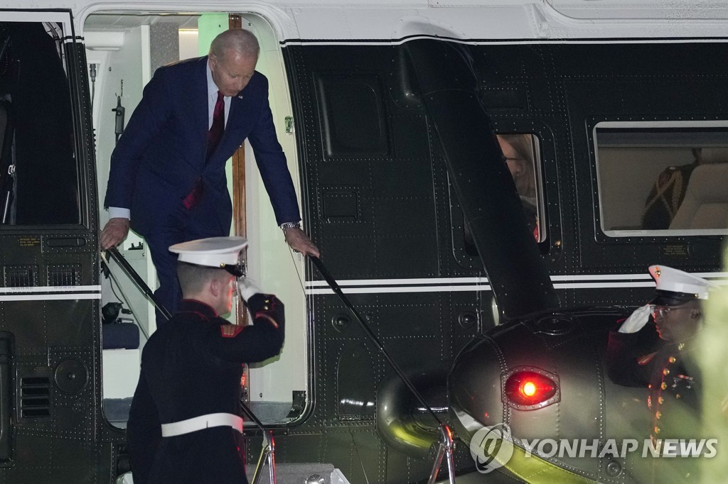 집속탄 논란 속 바이든, 영국 도착해 유럽 순방 돌입