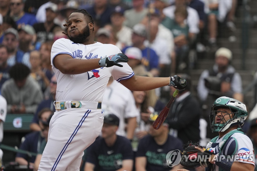 게레로 주니어, MLB 올스타 홈런더비서 최초 '부자 홈런왕'(종합)