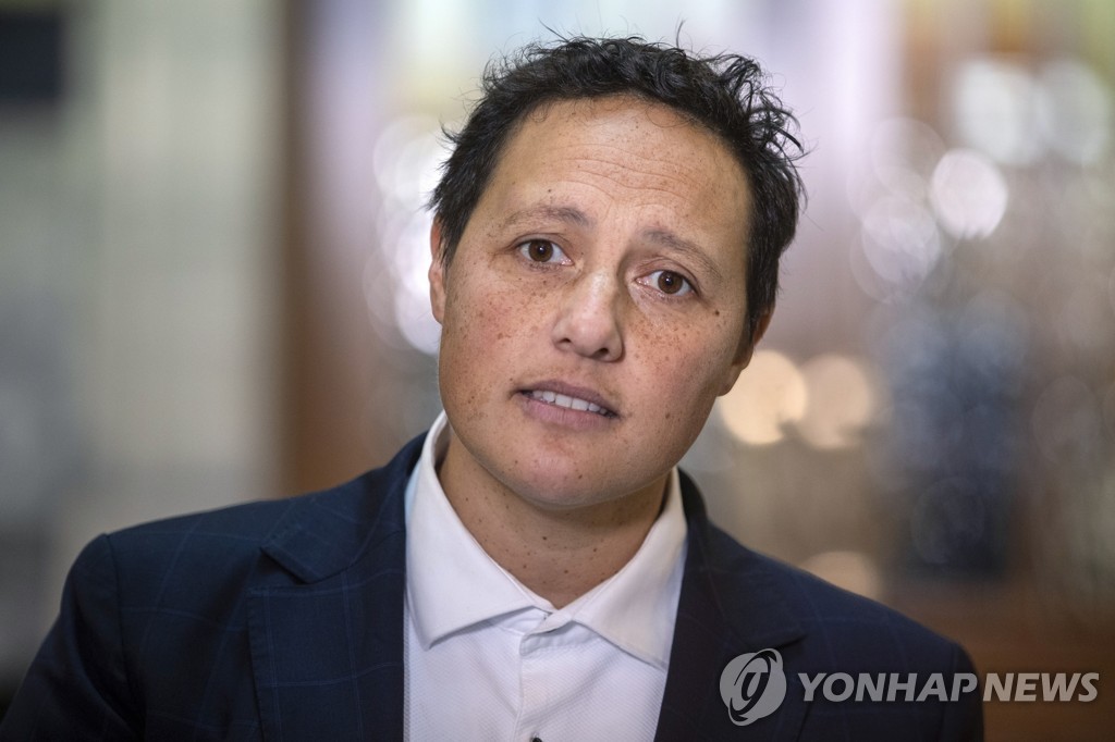 뉴질랜드 법무장관, 음주운전 사고 후 체포 거부하다 결국 사임