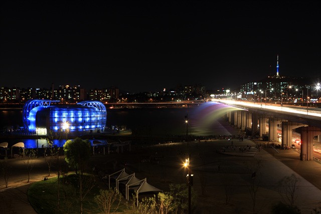 '잠수교 뚜벅뚜벅 축제' 97만명 발길…시민 10명 중 1명꼴