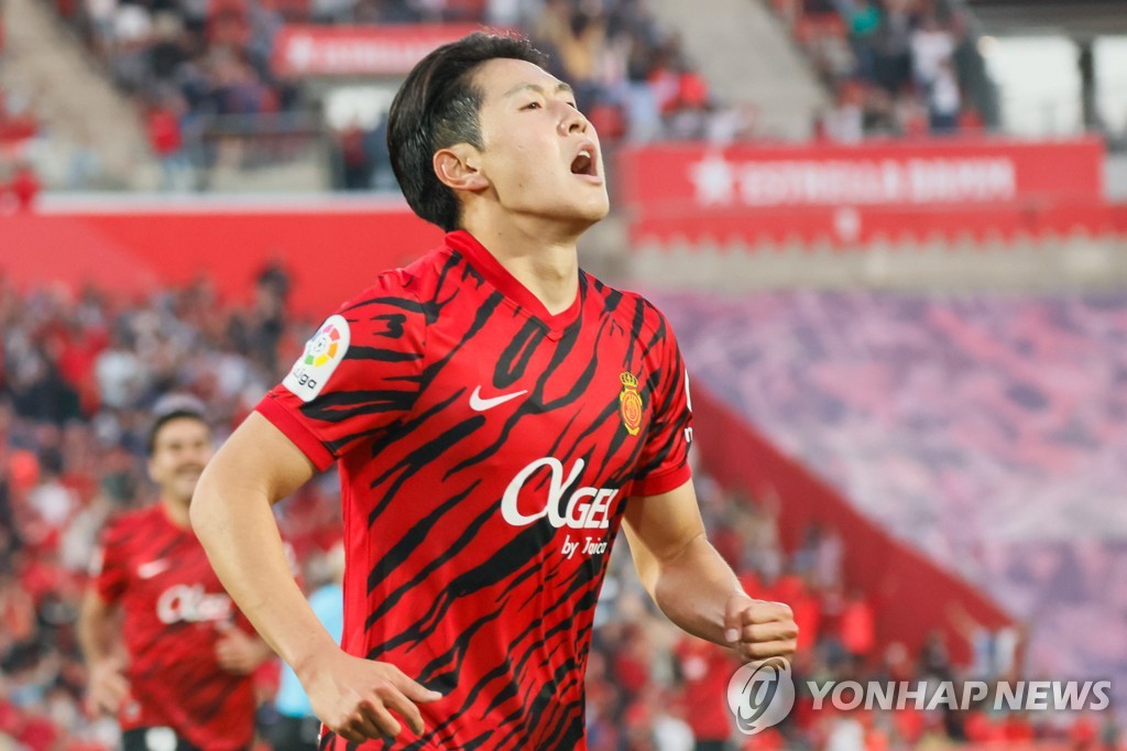 '홀란 제친 한국의 신동' 이카지노리거 향한 기대감 숨기지 않은 PSG