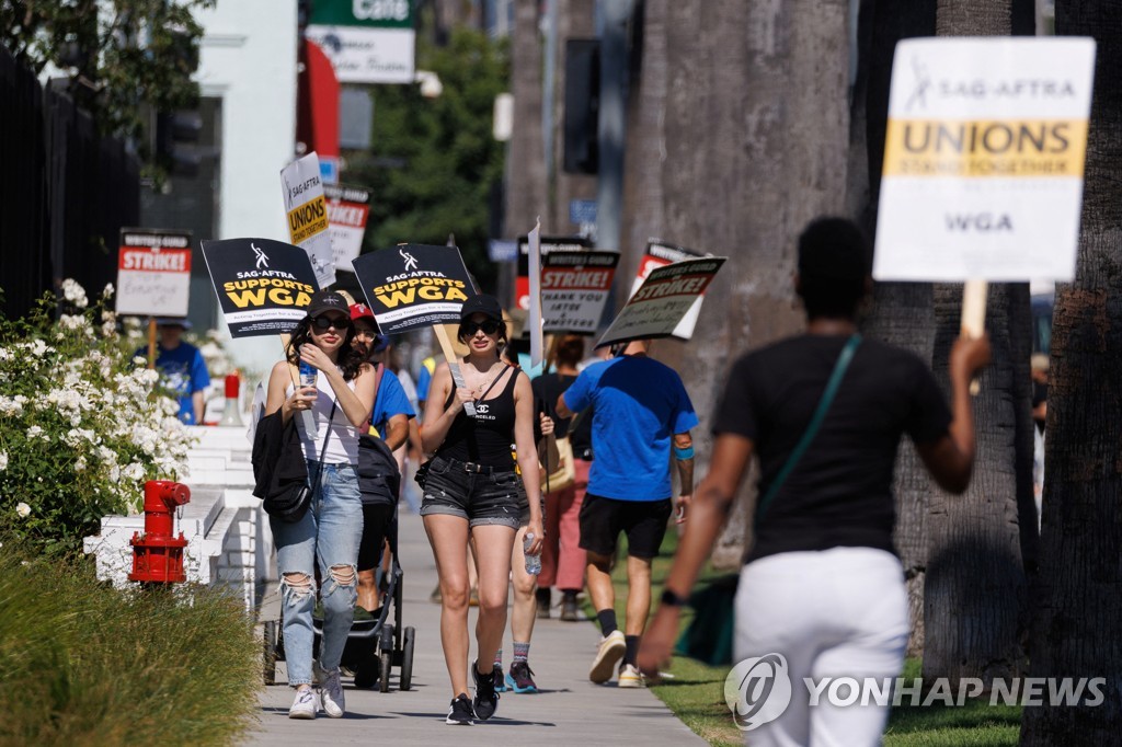 美 배우조합, 43년 만에 파업하나…할리우드 마비 우려