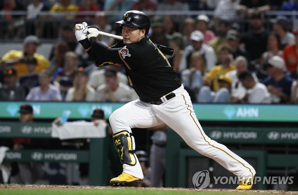 MLB 피츠버그 최지만, 대수비로 교체 출전해 1타수 무안타