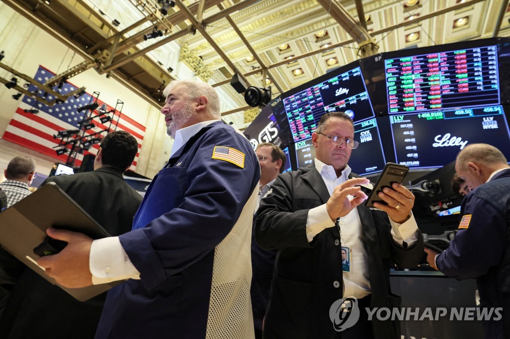 뉴욕증시, FOMC 앞두고 상승…다우 12일 연속 상승 마감