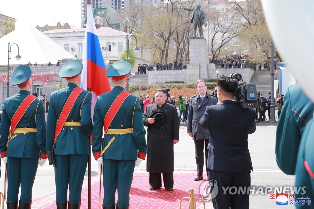 '전승절' 고리로 북중러 한자리에…'3국 밀착' 과시