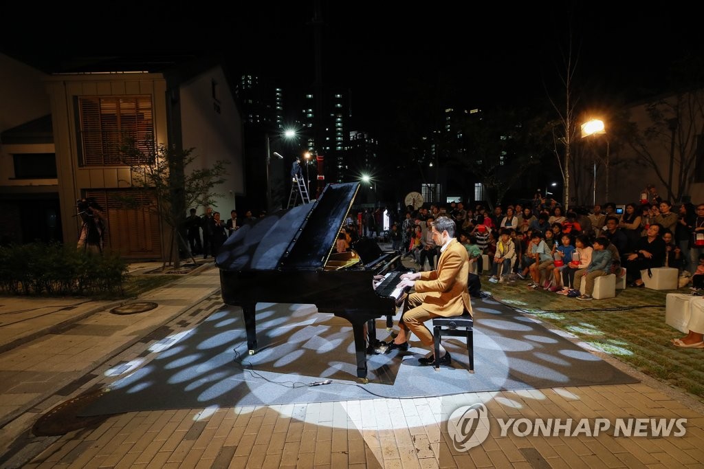 [인터뷰] 방송인 다니엘 린데만 "한독 교류 확대 위해 일자리 필요"