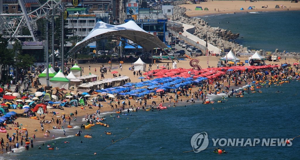 "여름을 부탁해…안심하고 오세요" 강릉 경포해수욕장 개장