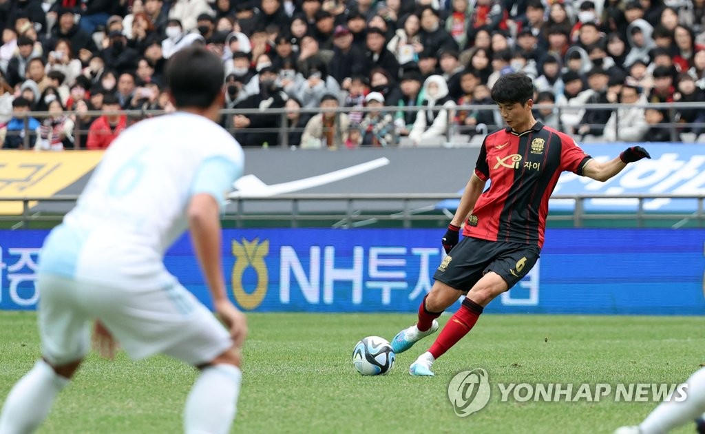 '프로 통산 500경기' 기성용 "데뷔전 설렘 잊을 수 없어"