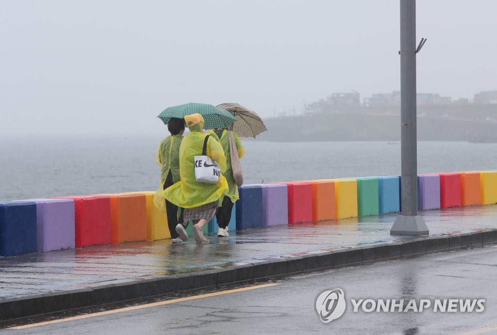 제주 흐리고 장맛비…낮 기온 26∼32도