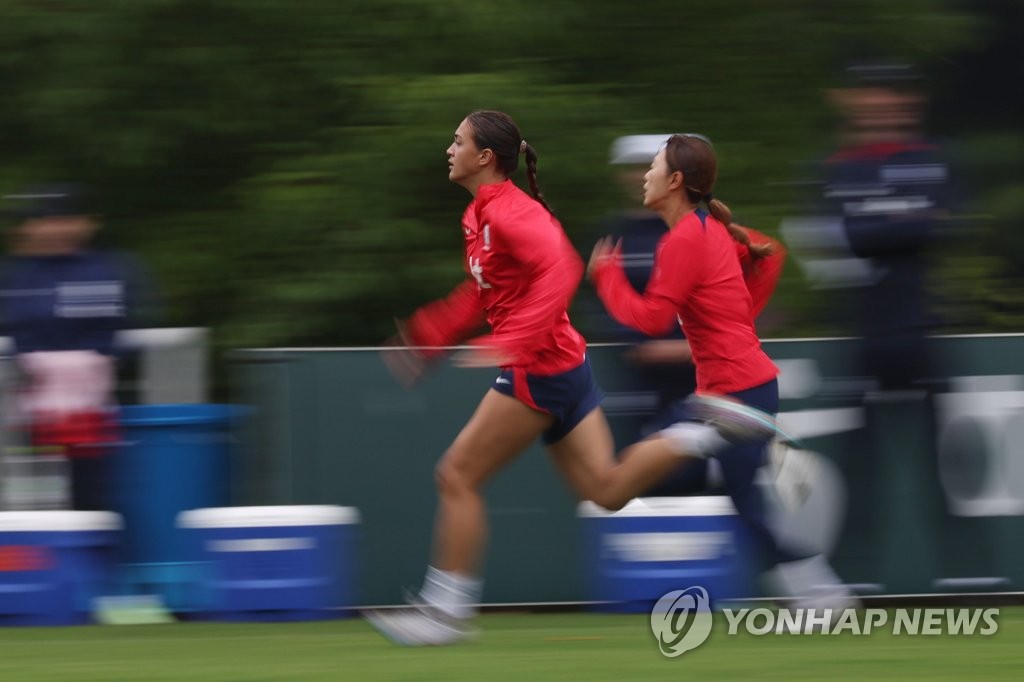 "내 장점은 속도·피지컬"…페어, 혼혈선수 최초로 여자월드컵행(종합)