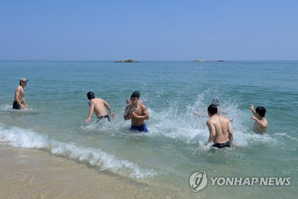 전국 대부분 폭염특보…"야외활동 최대한 자제해야"