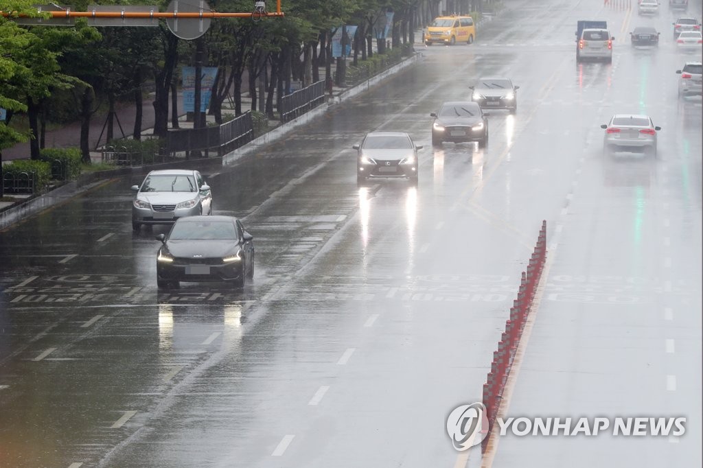 전국 흐리고 비…낮 최고 24∼31도