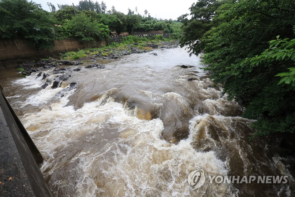 제주, 산지와 남부에 많은 비…낮 최고기온 28∼32도