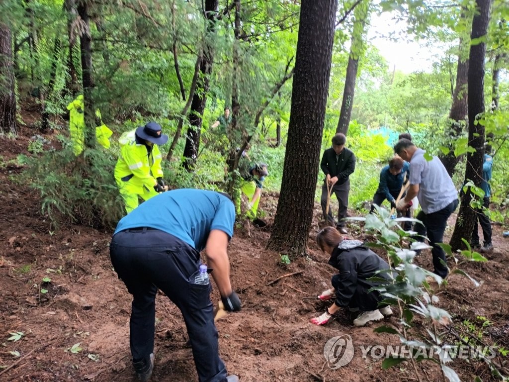 '유령 영아' 사망 12명으로 늘어…부산서도 영아 암매장(종합2보)