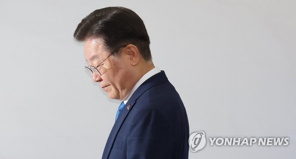 이재명, 尹 '반국가세력' 발언에 "과거 잊은 심각한 자기부정"