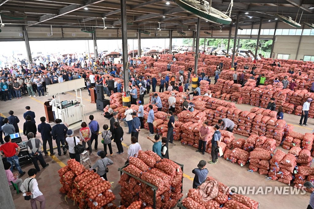 무학·경남농협, 마늘 소비 촉진에 힘 합친다…공동 마케팅