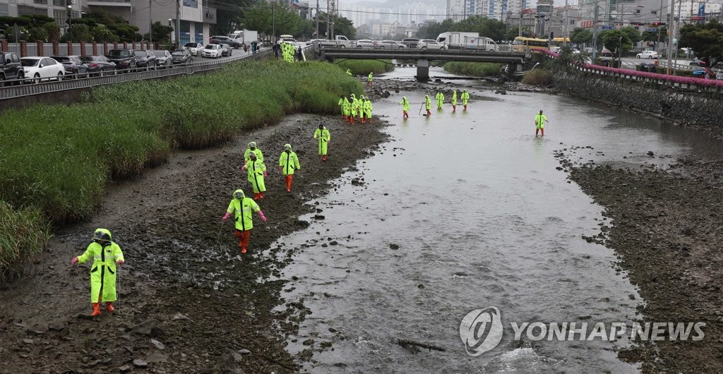 '유령 영아' 눈덩이…400건 수사, 15명 사망 확인(종합)