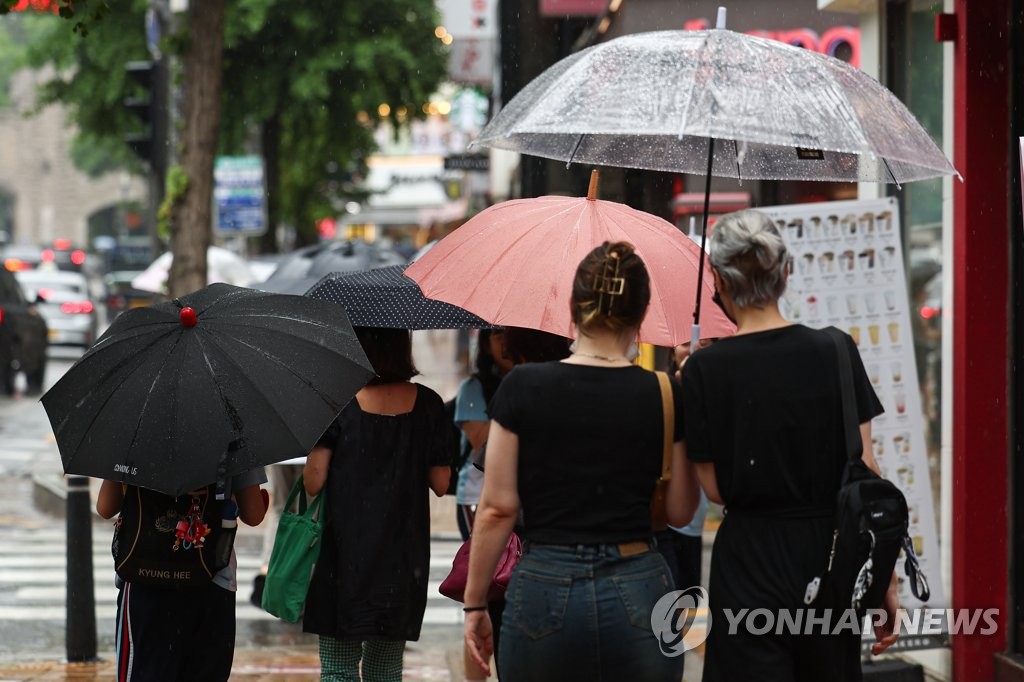 [내일날씨] '소서' 중부 무더위…남부 강하고 많은 비