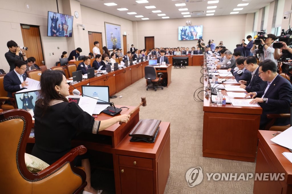 IAEA 보고서 두고 "국제기구 무시 안돼" vs "日과 공동작업 의심"