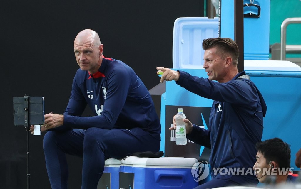 여자 축구대표팀에 역전패한 아이티 감독 "어려운 경기였다"