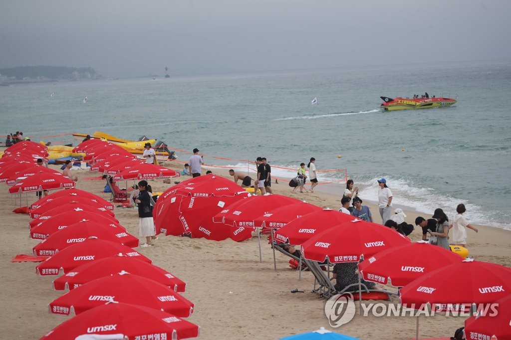 '궂은 날씨' 예보에 동해안 해수욕장 울상…전년보다 24.6% 감소