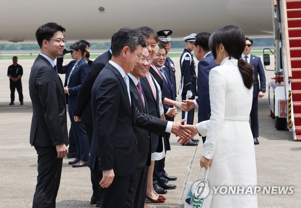 與, '김여사 에코백 속 샤넬백' 의혹 제기 野박영훈 경찰 고발