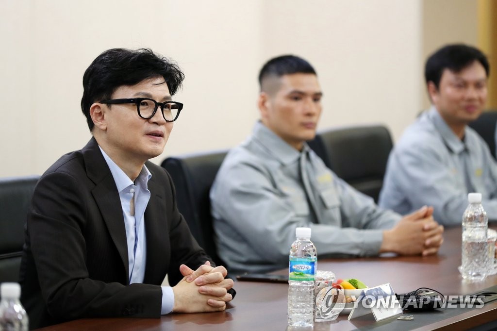 한동훈 "외국인 숙련근로자 한국에 기여할 제도 만들겠다"