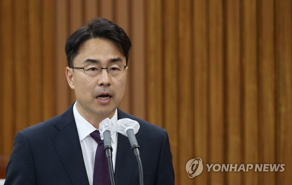 권영준 신임 대법관 "겸허한 마음으로 경청하겠다"