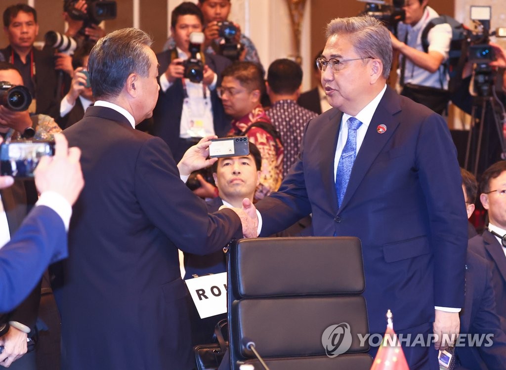 박진-왕이 오늘 인니서 회담…냉각기 벗어나 관계개선 모색할 듯