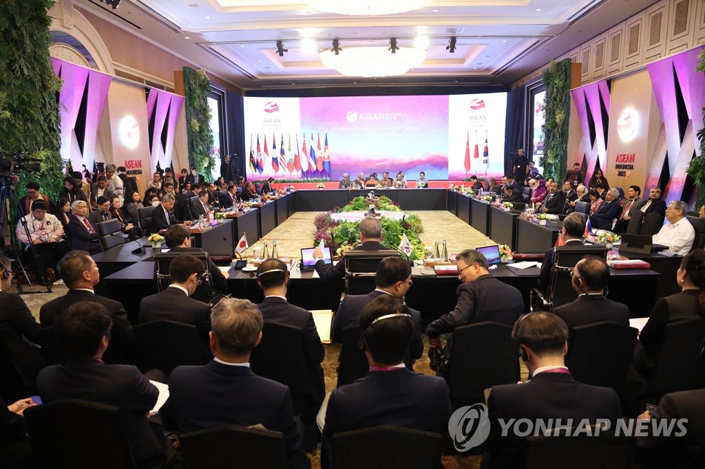 中日 아세안서 오염수 신경전…日외무상 "과학적 근거없는 주장"