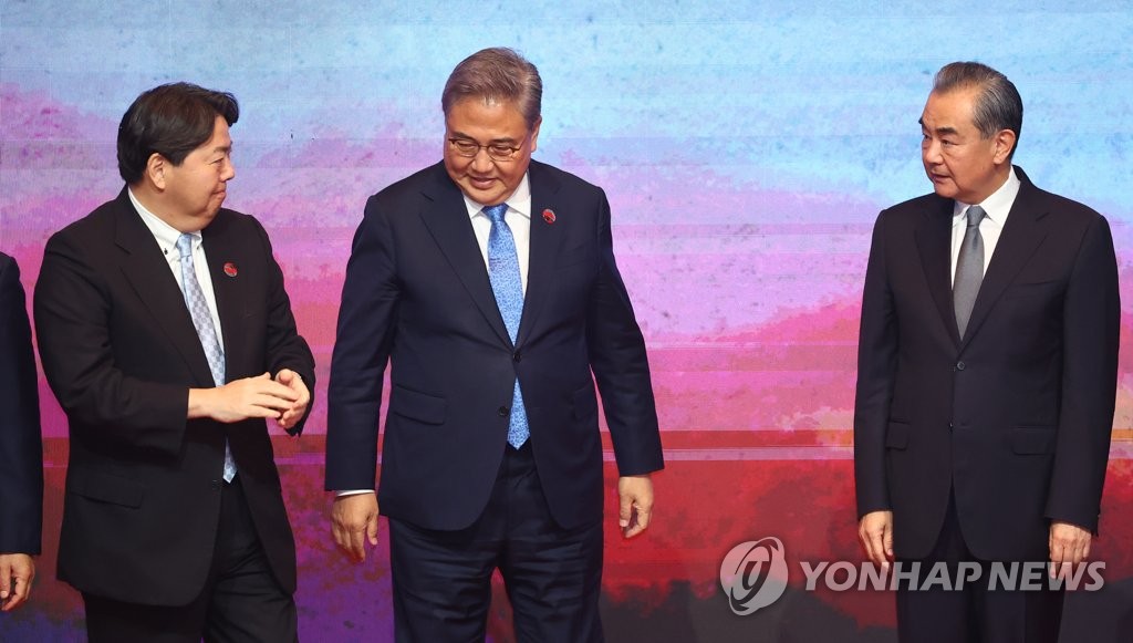 中日 아세안서 오염수 신경전…日외무상 "과학적 근거없는 주장"