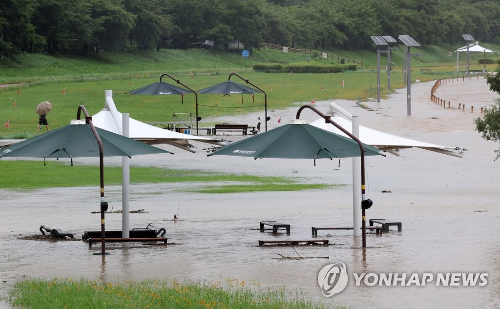 대전 갑천 만년교 홍수경보…"침수 등 피해 대비"