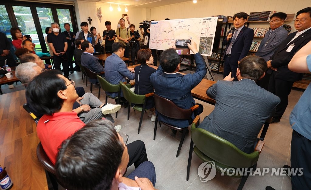 국힘, 양평고속道 '원안 종점' 방문…"주민의견, 국토부에 전달"(종합)