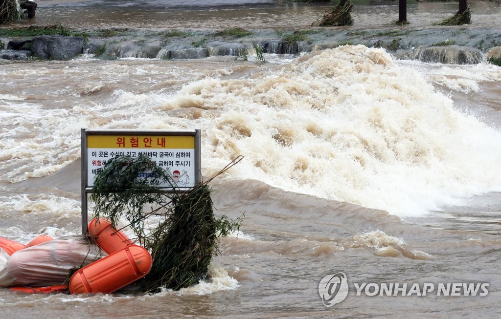 전북 군산에 이틀간 391㎜ 폭우…무너지고 잠기고 피해 속출(종합2보)