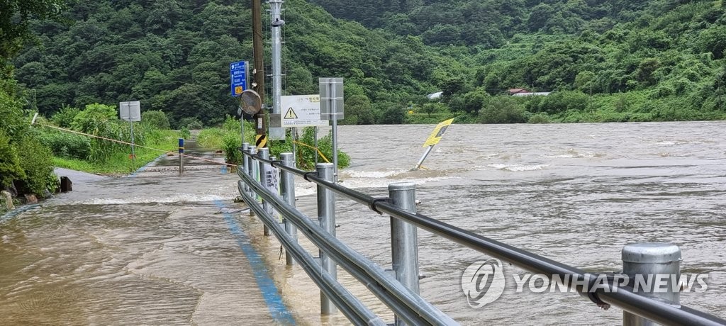 전북 폭우 피해 확산…산사태에 하천 유실(종합2보)