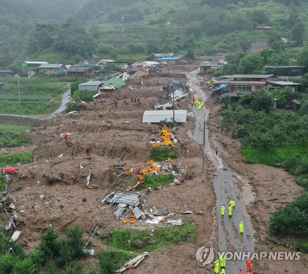 [르포] 날벼락 같은 새벽 산사태 예천 백석리…구급차도 접근 못해