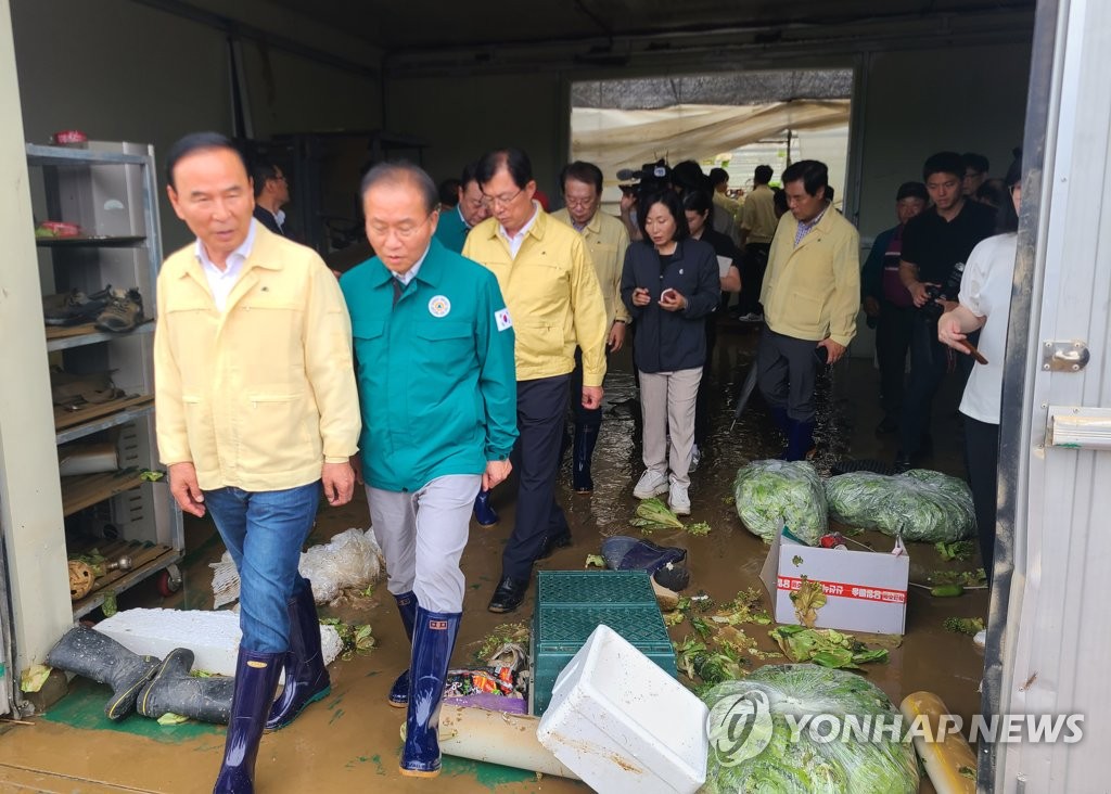 괴산·예천 수해현장 찾은 윤재옥 "재난지역 선포 신속히 할것"(종합)