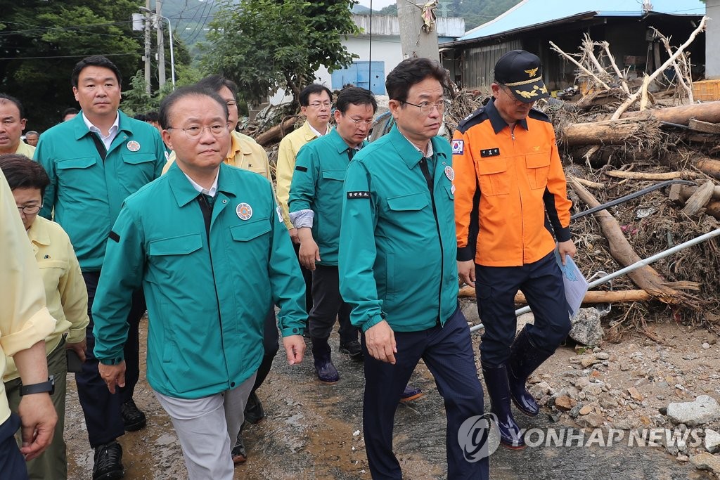 수해에 정치권 '정쟁 자제'…지도부 현장行·상임위 줄줄이 연기