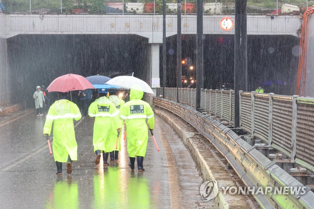 [극한호우의 시대]③ 반복되는 '지하 참사'…"선제적 진입차단 시스템 시급"