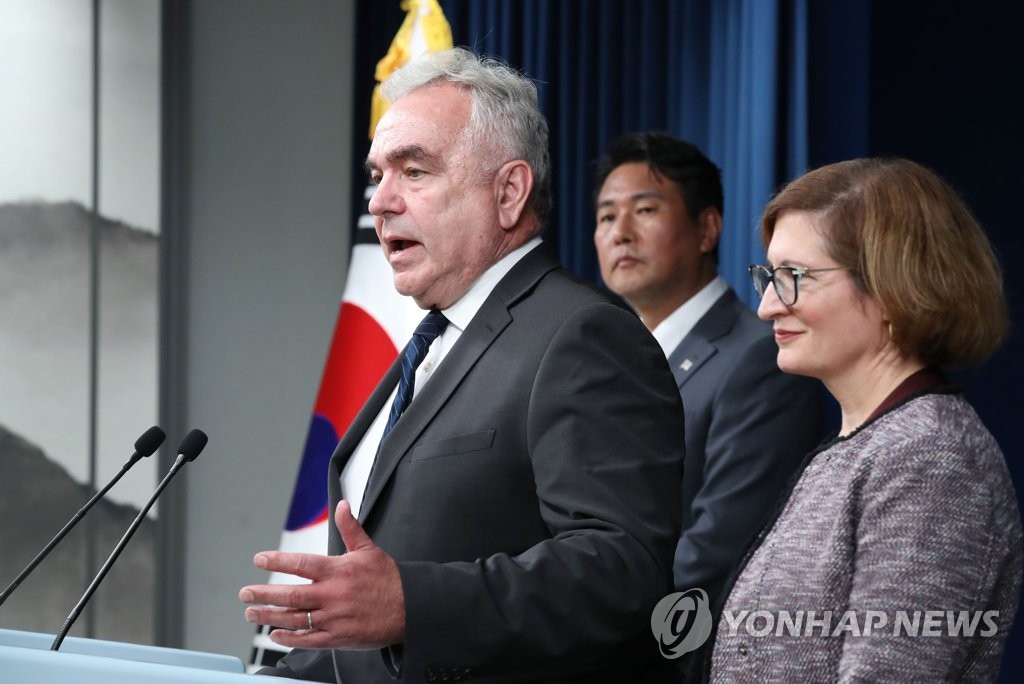 美 핵전략잠수함, 42년만 한국 기항…캠벨 "핵억제 의지 강조"(종합)