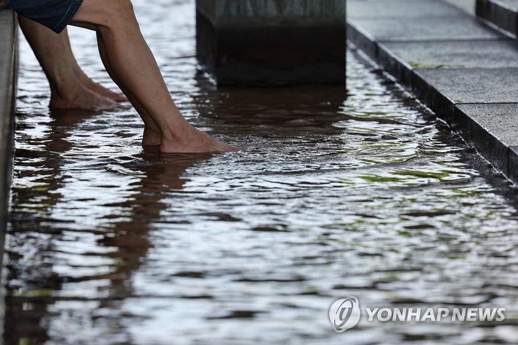 경북서 폭염에 밭일하던 노인 4명 사망…"온열질환 추정"