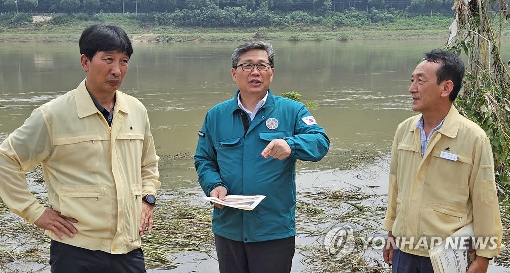 문체부 1·2차관, 주말 장마 앞두고 문화·체육시설 점검(종합)