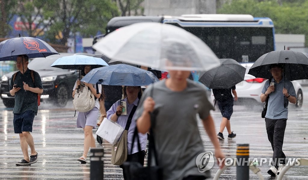 강원 흐리고 가끔 비…남부 내륙·산지 최대 80㎜ 이상